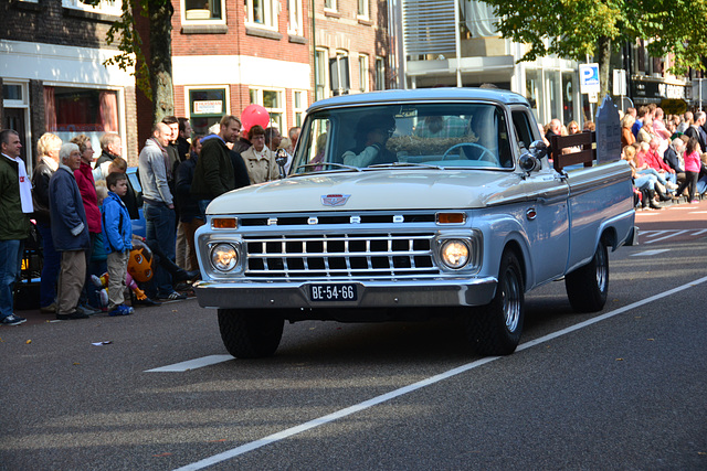 Leidens Ontzet 2013 – Parade – 1965 Ford F100