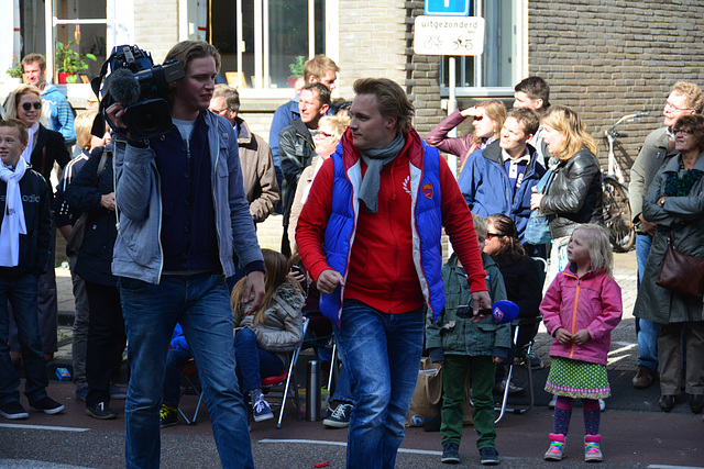 Leidens Ontzet 2013 – Parade – Local television TV West reporting