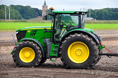 John Deere 6210 R tractor