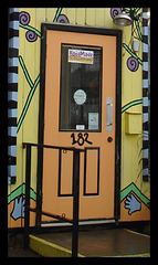 Fireweed door / Porte fireweedienne.