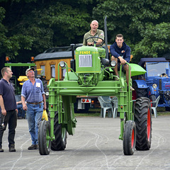 Oldtimerfestival Ravels 2013 – High Fendt tractor