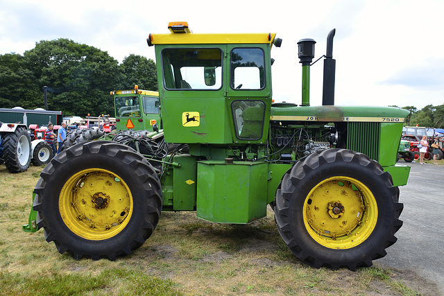 Oldtimerfestival Ravels 2013 – John Deere 7520 tractor