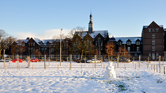 The Gate Building of the Leiden University Medical Centre and a snowman