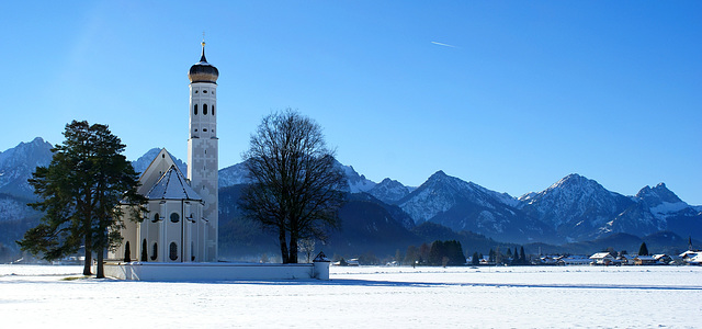 Wallfahrtskirche Sankt Coloman im Winter. ©UdoSm