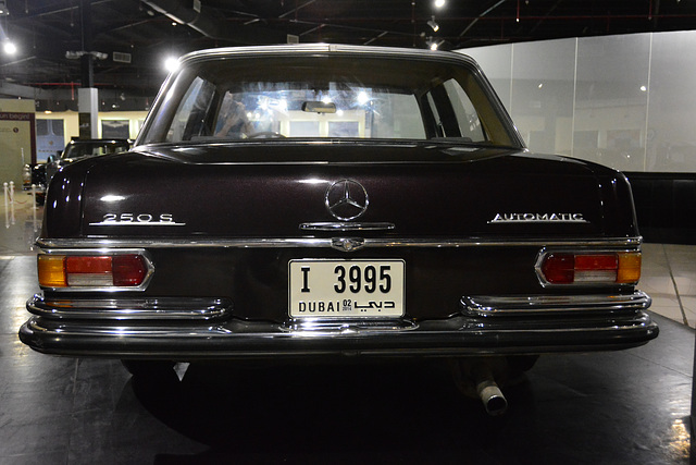 Sharjah 2013 – Sharjah Classic Cars Museum – Mercedes-Benz 250 S