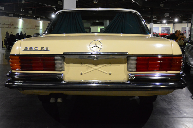 Sharjah 2013 – Sharjah Classic Cars Museum – Mercedes-Benz 280 SE