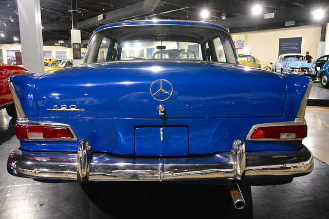 Sharjah 2013 – Sharjah Classic Cars Museum – Mercedes-Benz 190
