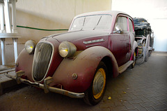 Sharjah 2013 – Sharjah Classic Cars Museum – Simca 8