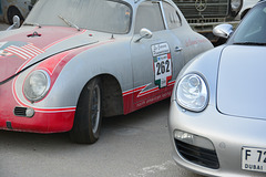 Sharjah 2013 – Sharjah Classic Cars Museum – Old & new Porsche