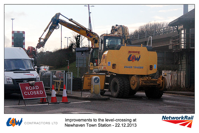 L&W Contractors Ltd Ro-Rail crane - Newhaven Town level crossing works - 22.12.2013 d