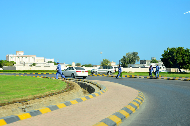 Oman 2013 – Crossing the street