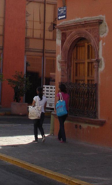 Jeunes Dames Morelos Sur - Recadrage