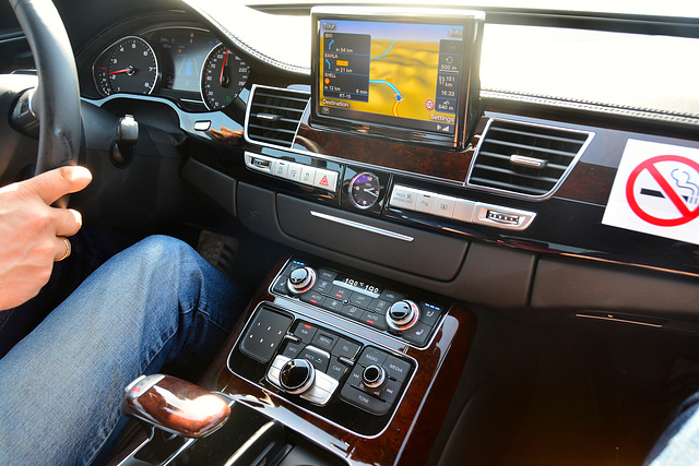 Oman 2013 – Audi A8 dashboard