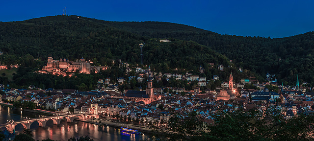 Heidelberg zur Blauen Stunde - Blue Hour over Heidelberg (165°)