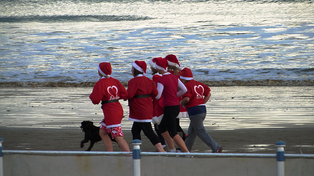 Weymouth Chase the Christmas Pudding Santa 5km fun run