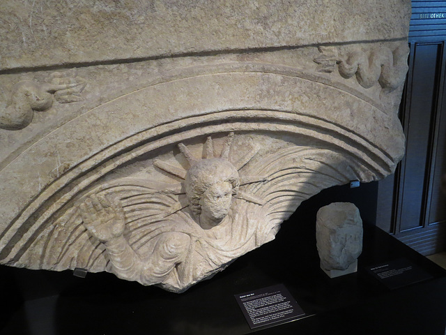Museum Carnuntinum : niche à Sol Invictus.
