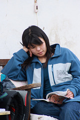 Hiromi reading