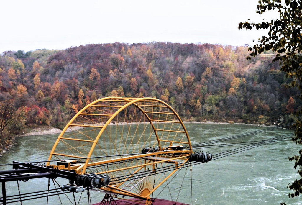 Niagara river whirlpool gondola cable gear