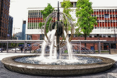 Fountain @ Queen Elizabeth Theatre Plaza