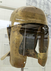 Musée d'Aalen, 8 : reconstitution de casque du IIIe s. ap. J.-C.