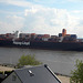 Containerschiff  Basle Express einlaufend Hamburg