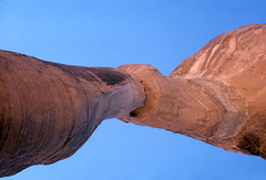 Delicate Arch from directly below