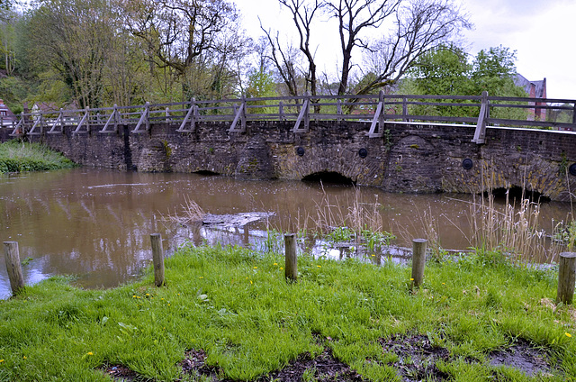 Eashing Bridge with River Wey in flood