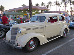 1938 Chevrolet Master De Luxe Town Sedan