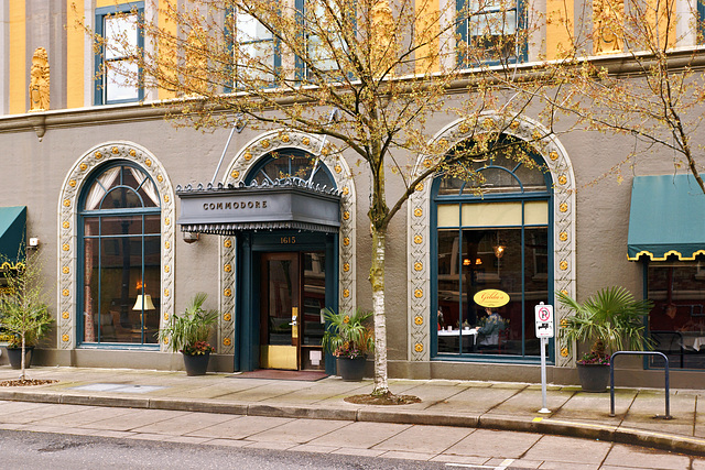 The Commodore – 1615 S.W. Morrison Street at 16th Avenue, Portland, Oregon