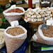 Funchal. Mercado dos Lavradores.  Abteilung Nüsse, Hülsen- und Schalenfrüchte... ©UdoSm