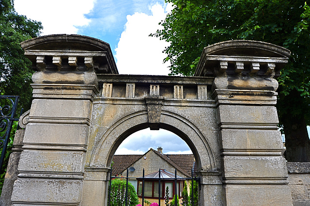 Springfield House Gates