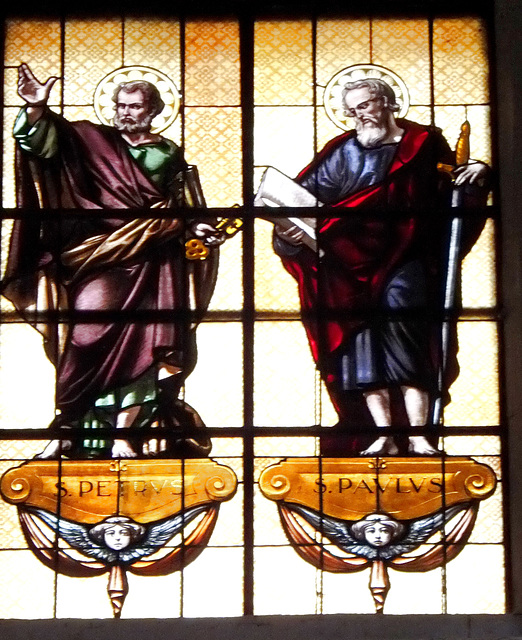 Pieve di Tremosine. Kirche San Giovanni Battista. Fensterbildnisse der Apostel Petrus und Paulus. . ©UdoSm
