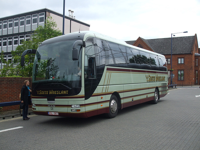 DSCF5173 Jos Smet en Zonen (Reizen 't Soete Waeslant) PGL 967 in Bury St. Edmunds - 30 May 2014 DSCF5173 Jos Smet en Zonen (Reizen 't Soete Waeslant) PGL 967 in Bury St. Edmunds - 30 May 2014