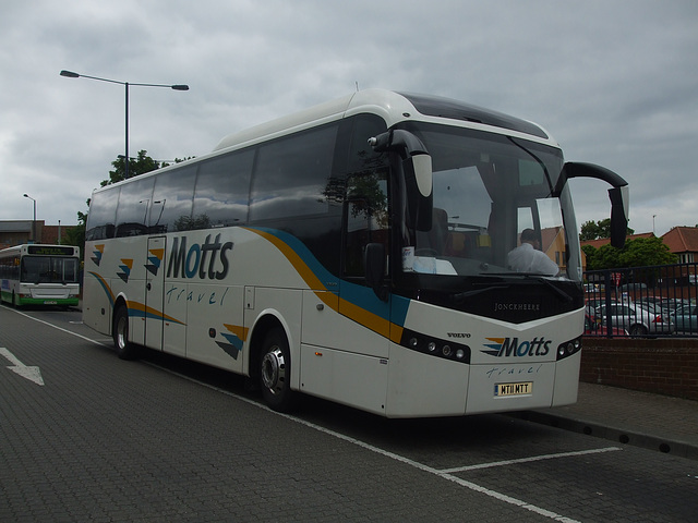 DSCF5176 Motts Travel MT11 MTT  in Bury St. Edmunds - 30 May 2014