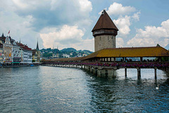 Le pont de la chapelle à Lucerne (Suisse Centrale)