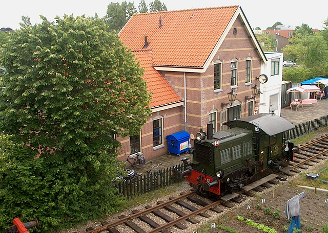 NS locomotor 271 bij station Hoorn (SHM)