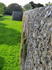 chichester town walls