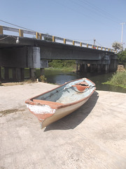 Bridge & rowboat eyesight / Pont & chaloupe.