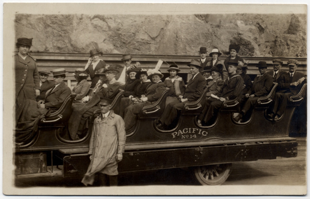 Pacific Tour Bus No. 14, Cliff House, San Francisco, California