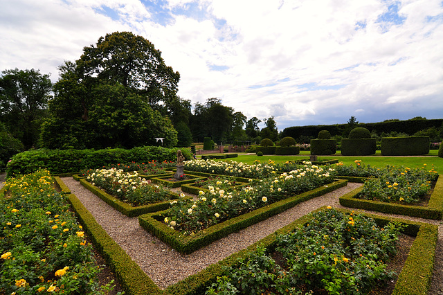 Garden of castle Amerongen