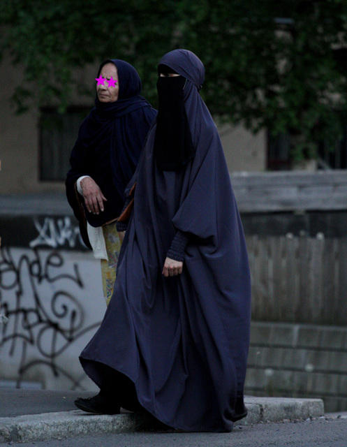 sweet niqabi girl [02]