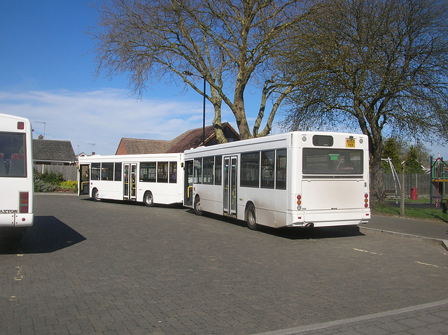 DSCN5514 Burtons Coaches KU52 YKK and KU52 YKH