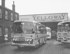 Yelloway MDK 994G leaving Rochdale - 19 Sep 1970