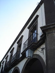 Portes, lanterne et balcons / Lantern, doors and balconies.
