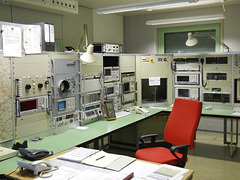 Radio spectrum monitoring station