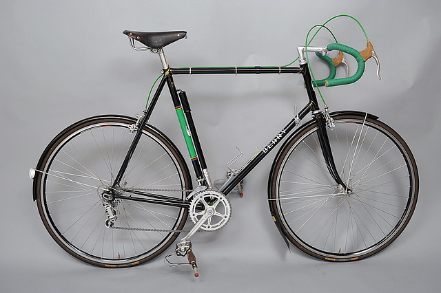 #72191 Full right side (2014). Now with Campagnolo brakes + down tube shifters