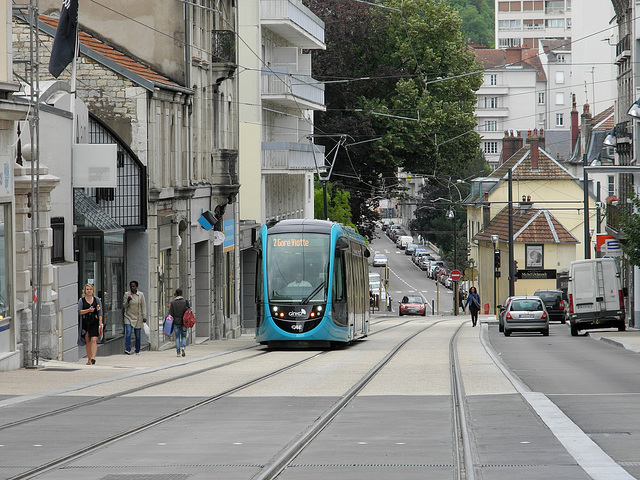 BESANCON: 2014.08.31 Inauguration du Tram: Station Flore. 03