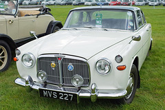 Wings and Wheels Dunsfold August 2014 X-T1 Rover 3,5 Litre Coupe