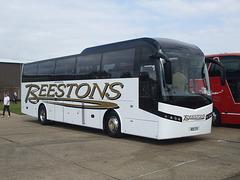 DSCF6076 Beeston's Coaches, Hadleigh NSV 371 (SF08VTK)
