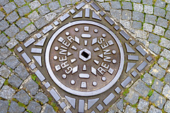 Saint-Malo 2014 – Manhole cover of Grenier of Rennes